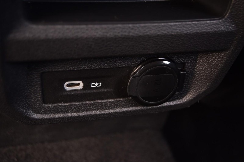 Volkswagen Tiguan Vehicle Image 23