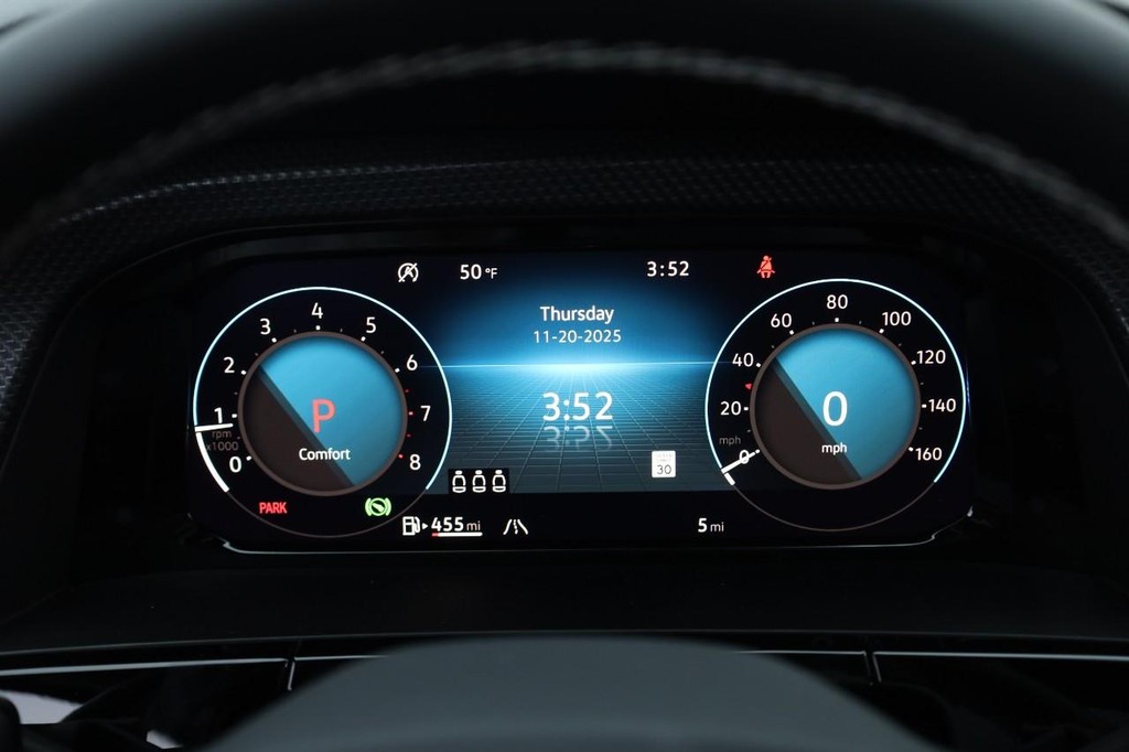 Volkswagen Atlas Cross Sport Vehicle Full-screen Gallery Image 13