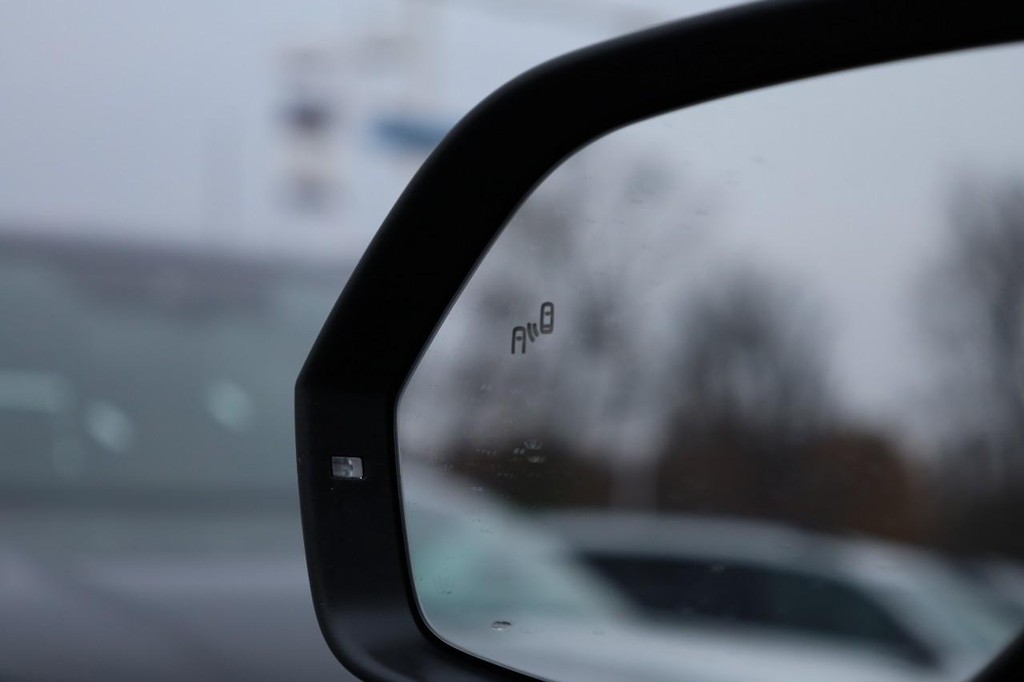 Volkswagen Atlas Cross Sport Vehicle Full-screen Gallery Image 22