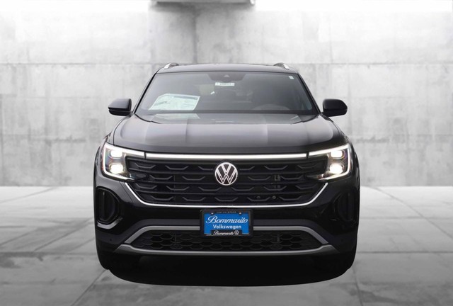 Volkswagen Atlas Cross Sport Vehicle Image 04