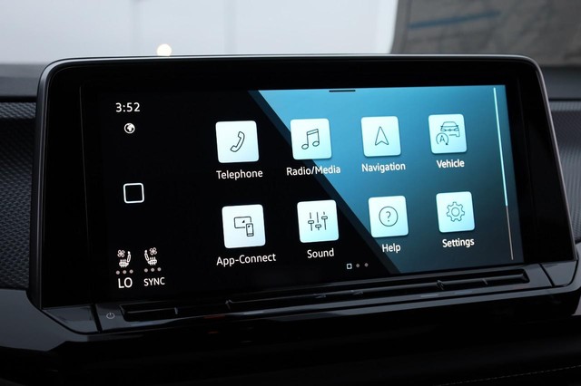 Volkswagen Atlas Cross Sport Vehicle Image 14