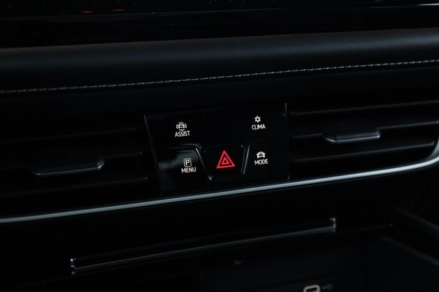 Volkswagen Atlas Cross Sport Vehicle Image 16