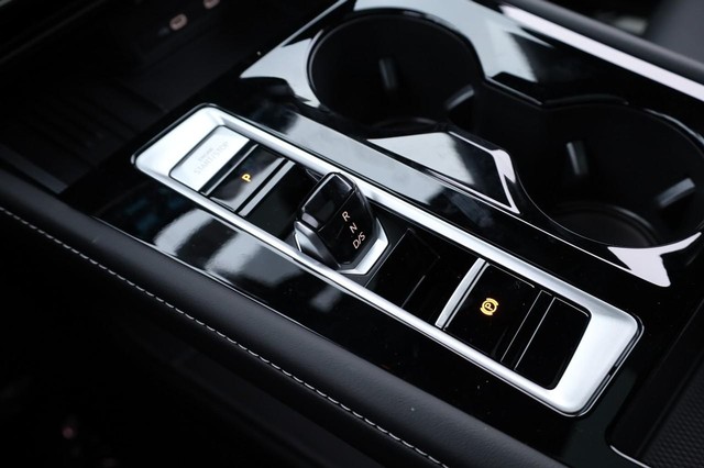 Volkswagen Atlas Cross Sport Vehicle Image 18