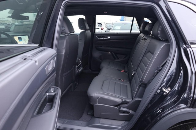 Volkswagen Atlas Cross Sport Vehicle Image 23