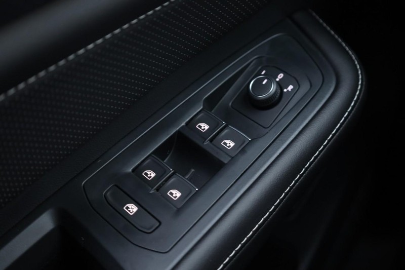 Volkswagen Atlas Cross Sport Vehicle Full-screen Gallery Image 20