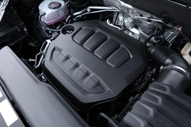 Volkswagen Atlas Cross Sport Vehicle Full-screen Gallery Image 29