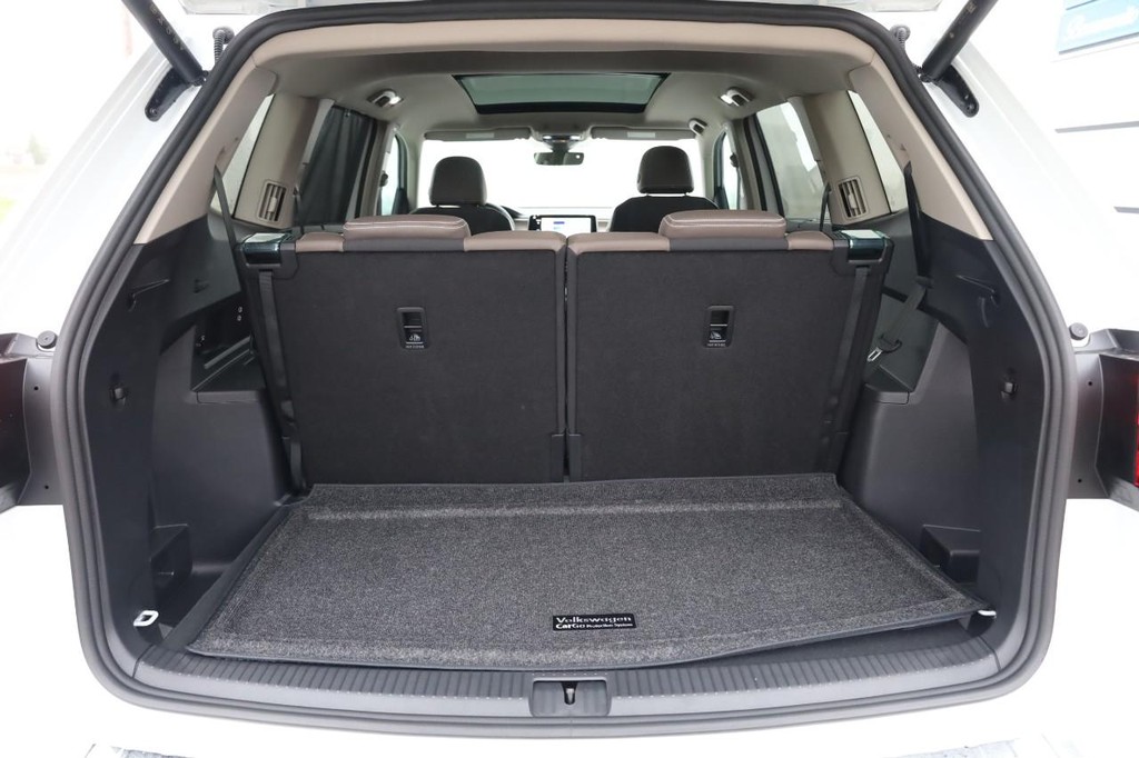 Volkswagen Atlas Vehicle Full-screen Gallery Image 7