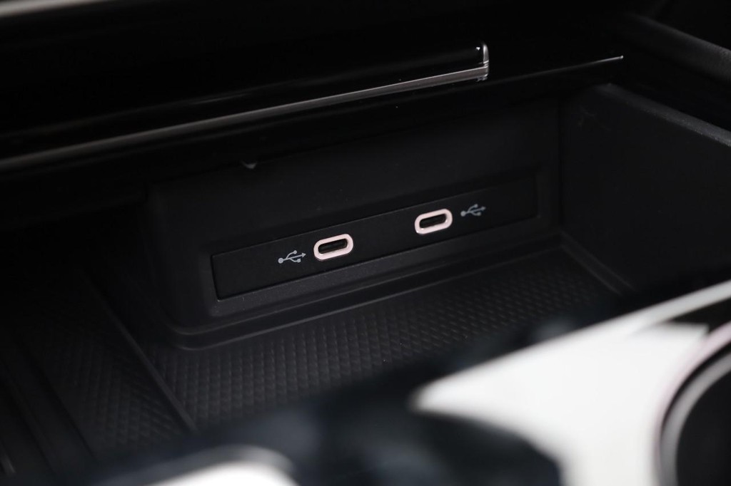 Volkswagen Atlas Vehicle Full-screen Gallery Image 20