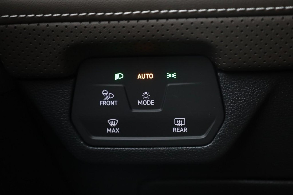 Volkswagen Atlas Vehicle Full-screen Gallery Image 24