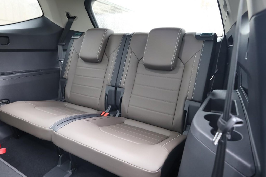 Volkswagen Atlas Vehicle Full-screen Gallery Image 31