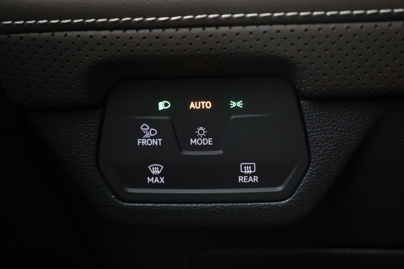 Volkswagen Atlas Vehicle Full-screen Gallery Image 24