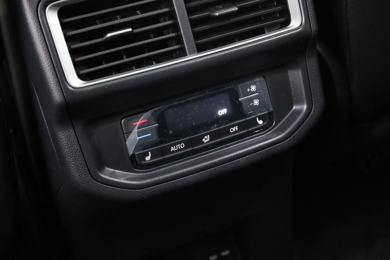 Volkswagen Atlas Vehicle Full-screen Gallery Image 26