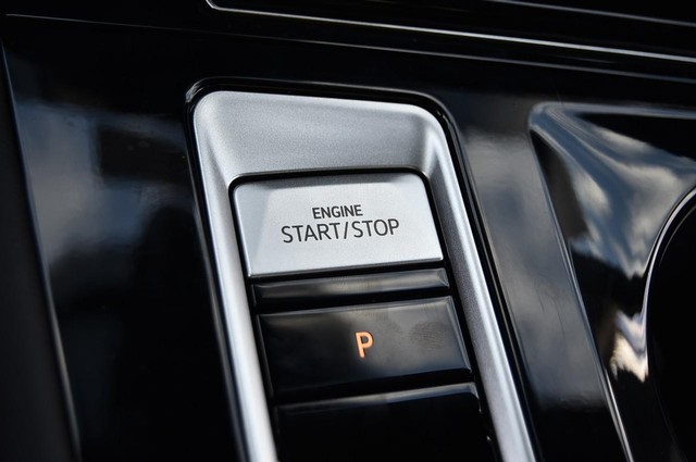 Volkswagen Atlas Cross Sport Vehicle Image 17