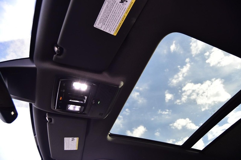 Volkswagen Atlas Cross Sport Vehicle Full-screen Gallery Image 21