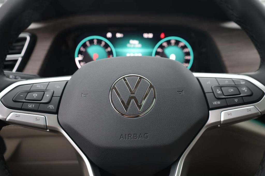 Volkswagen Atlas Vehicle Full-screen Gallery Image 14