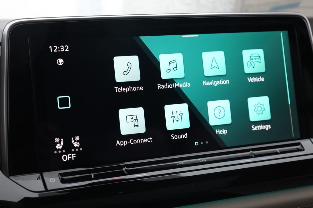 Volkswagen Atlas Vehicle Full-screen Gallery Image 16