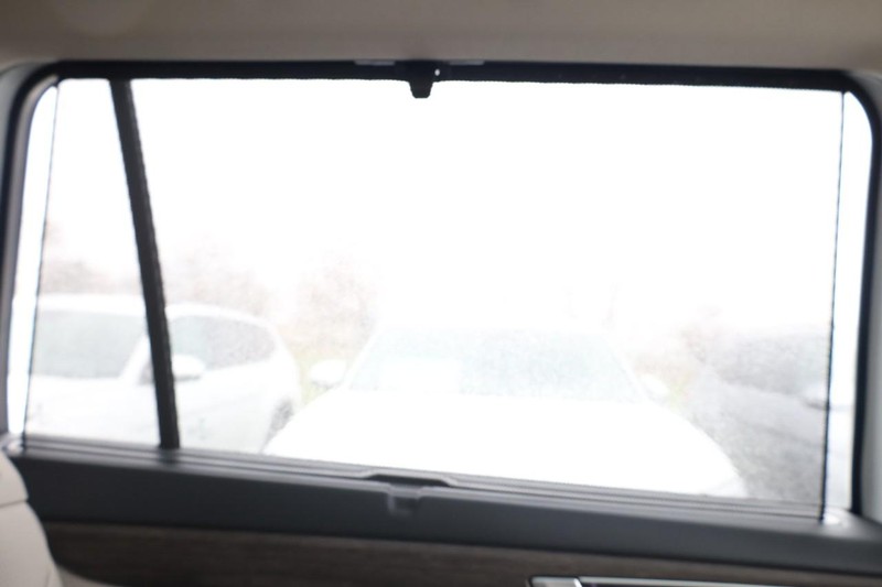 Volkswagen Atlas Vehicle Full-screen Gallery Image 30