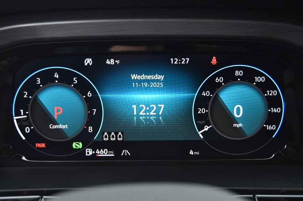 Volkswagen Atlas Cross Sport Vehicle Full-screen Gallery Image 12