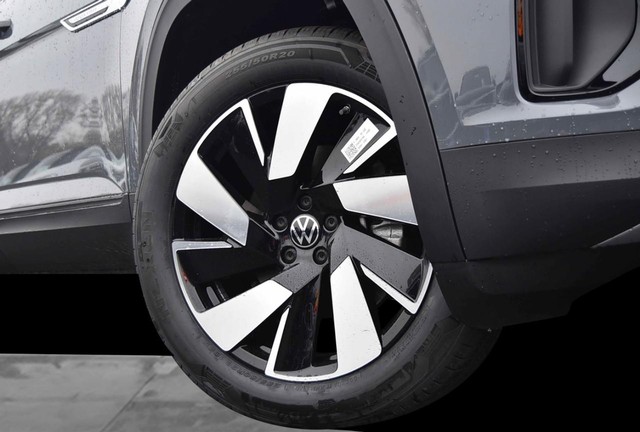 Volkswagen Atlas Cross Sport Vehicle Image 03