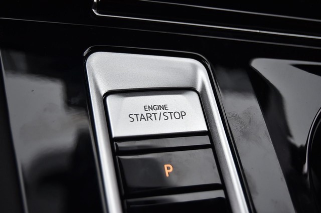 Volkswagen Atlas Cross Sport Vehicle Image 17