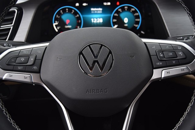 Volkswagen Atlas Cross Sport Vehicle Image 18