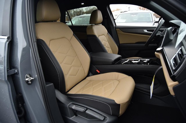 Volkswagen Atlas Cross Sport Vehicle Image 20