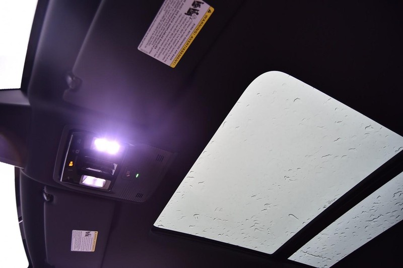 Volkswagen Atlas Cross Sport Vehicle Full-screen Gallery Image 21