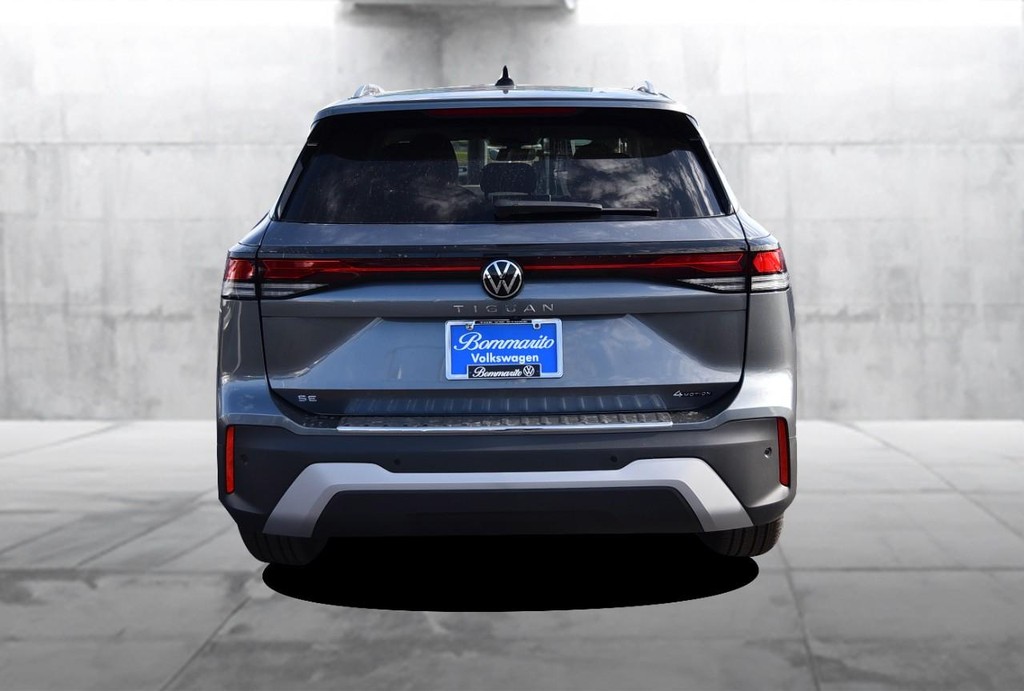 Volkswagen Tiguan Vehicle Full-screen Gallery Image 6