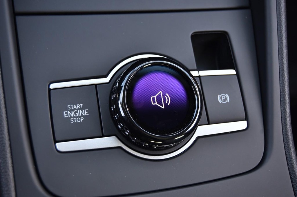 Volkswagen Tiguan Vehicle Full-screen Gallery Image 16