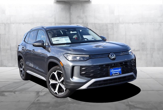 Volkswagen Tiguan Vehicle Image 02