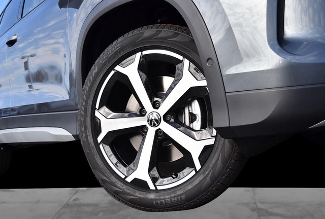 Volkswagen Tiguan Vehicle Image 03