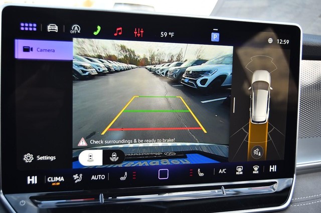 Volkswagen Tiguan Vehicle Image 13