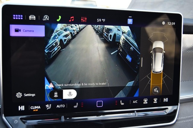 Volkswagen Tiguan Vehicle Image 14