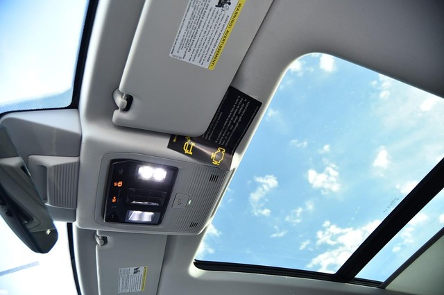 Volkswagen Tiguan Vehicle Image 21