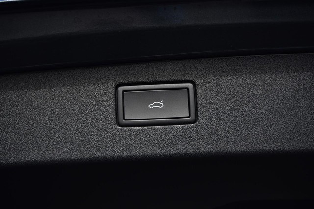 Volkswagen Tiguan Vehicle Image 26