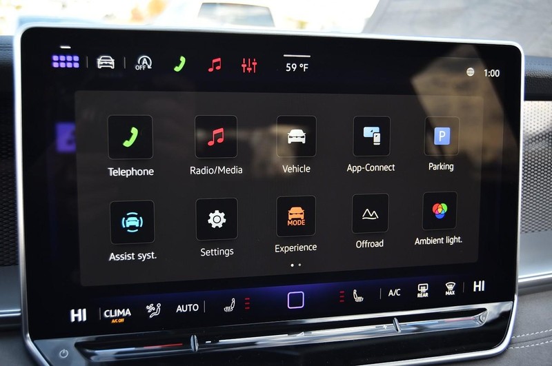 Volkswagen Tiguan Vehicle Full-screen Gallery Image 15