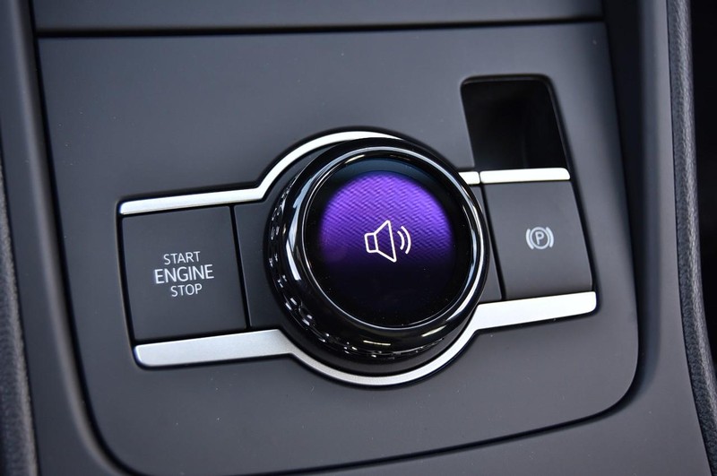 Volkswagen Tiguan Vehicle Full-screen Gallery Image 16