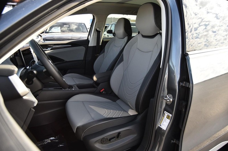 Volkswagen Tiguan Vehicle Full-screen Gallery Image 19