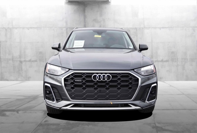 Audi Q5 Vehicle Full-screen Gallery Image 4