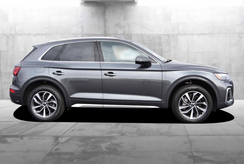 Audi Q5 Vehicle Full-screen Gallery Image 5