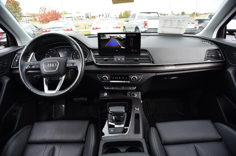 Audi Q5 Vehicle Full-screen Gallery Image 7