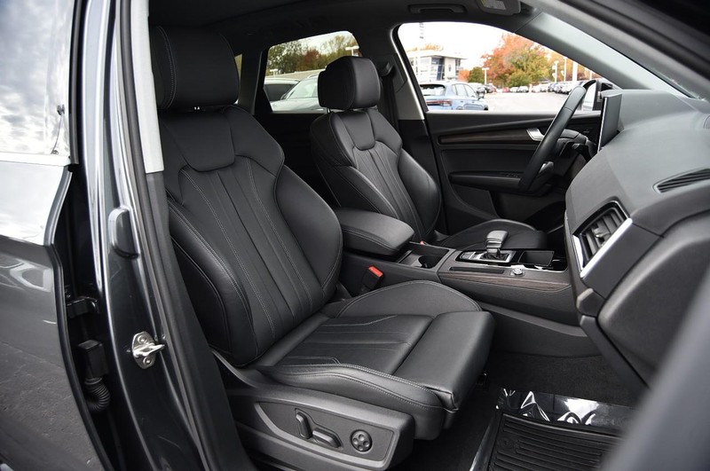 Audi Q5 Vehicle Full-screen Gallery Image 20