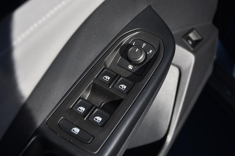 Volkswagen Taos Vehicle Full-screen Gallery Image 8