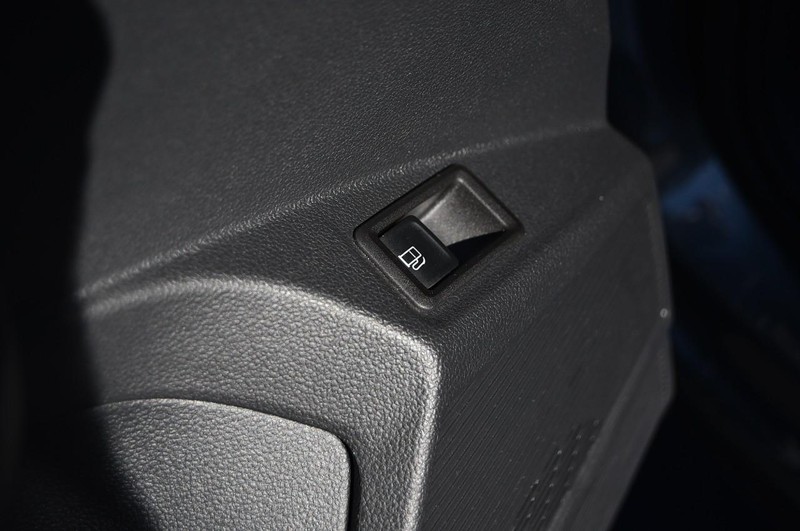 Volkswagen Taos Vehicle Full-screen Gallery Image 9