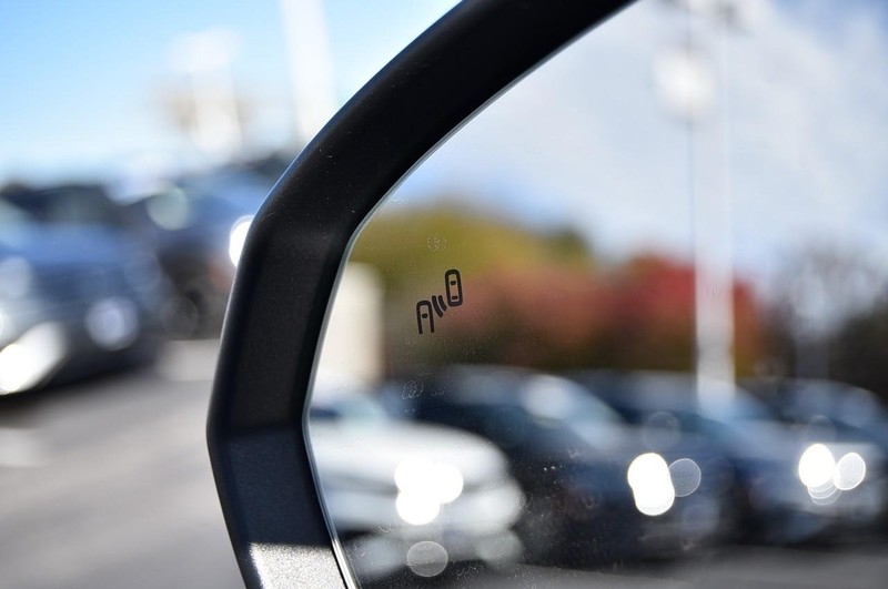 Volkswagen Taos Vehicle Full-screen Gallery Image 10