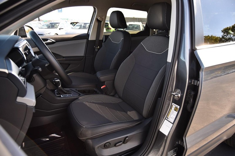 Volkswagen Taos Vehicle Full-screen Gallery Image 19