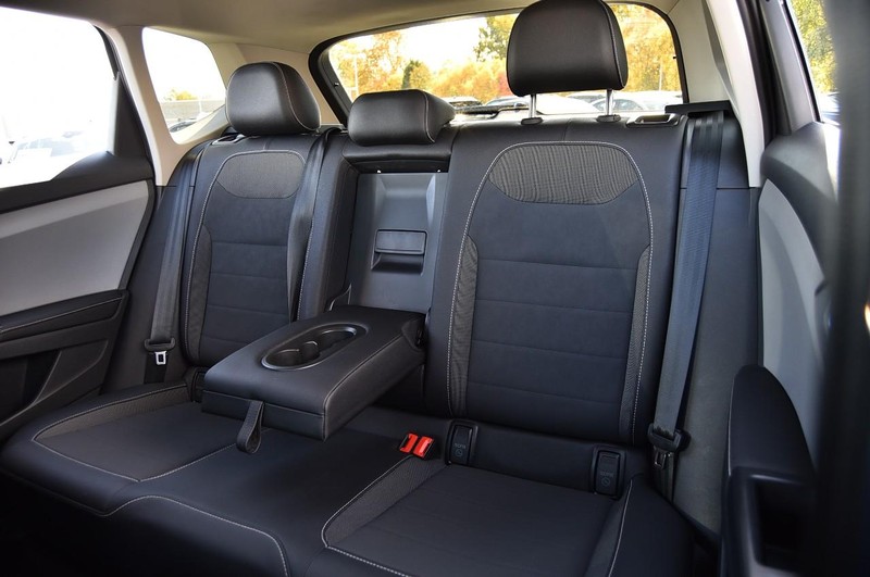 Volkswagen Taos Vehicle Full-screen Gallery Image 21