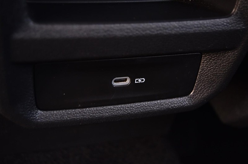 Volkswagen Taos Vehicle Full-screen Gallery Image 23