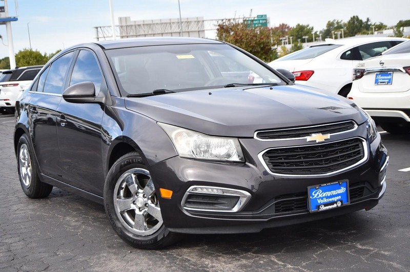 Chevrolet Cruze Limited Vehicle Full-screen Gallery Image 02