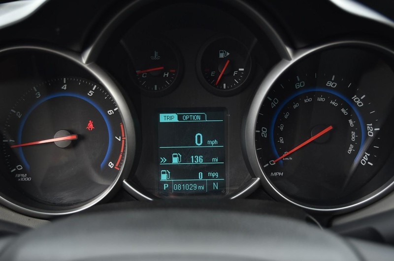 Chevrolet Cruze Limited Vehicle Full-screen Gallery Image 10